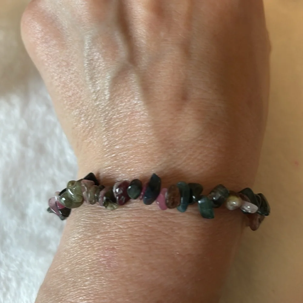 Natural Rainbow Tourmaline Chip Bracelet - Picture 2 of 3